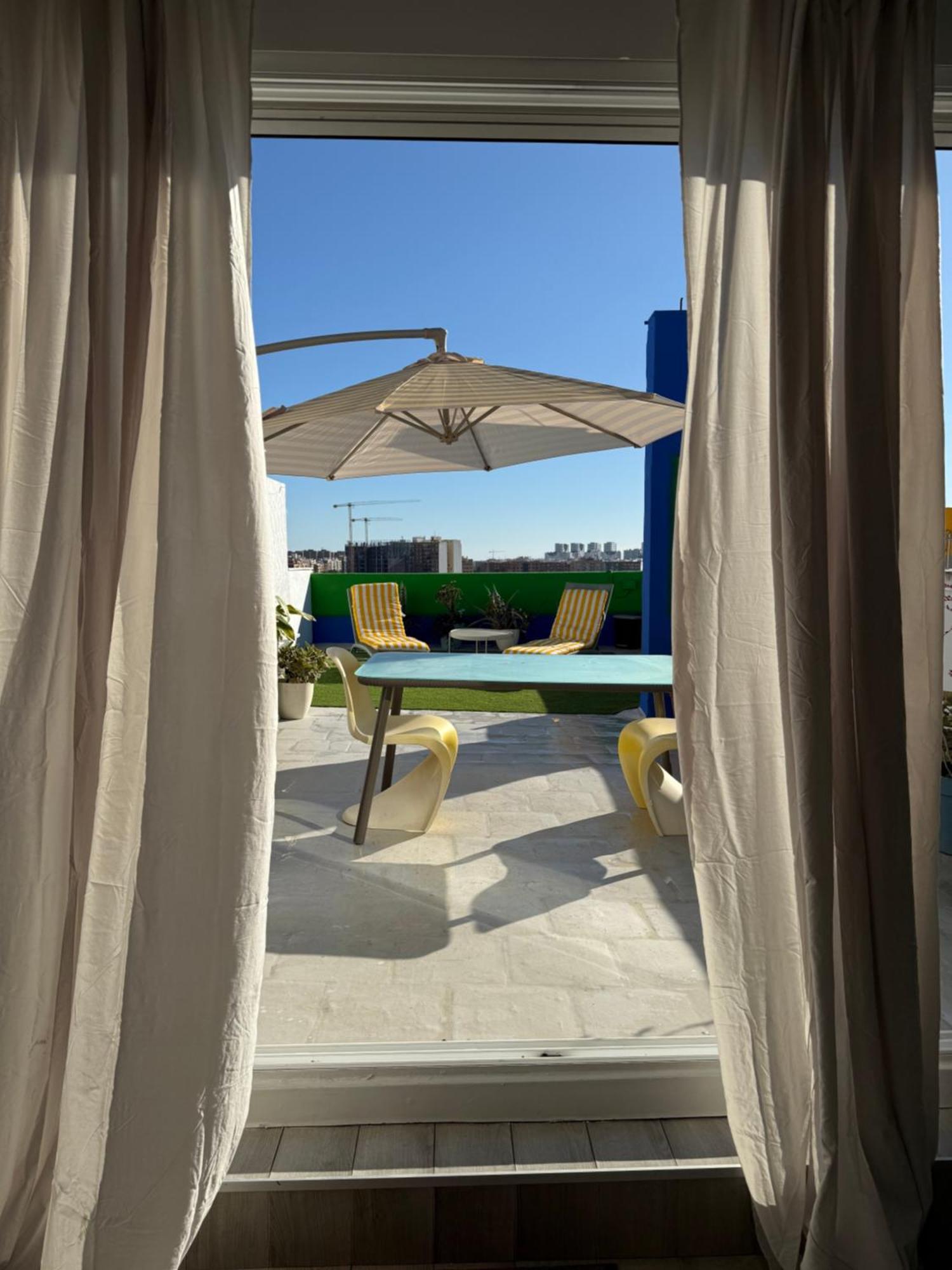 Petite Penthouse With The Sunniest Terrace In Valenciaアパートメント エクステリア 写真