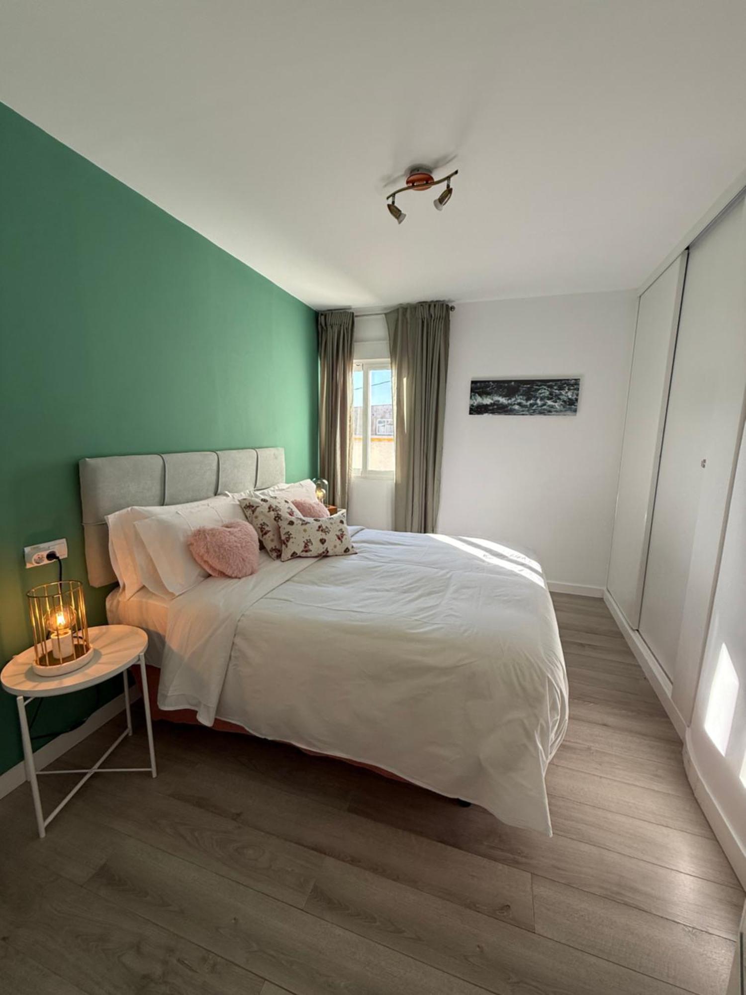 Petite Penthouse With The Sunniest Terrace In Valenciaアパートメント エクステリア 写真